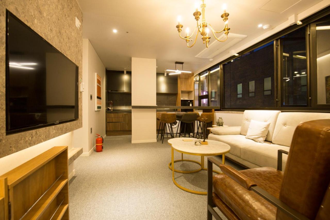 Uh Suite The Jongno Seoul Exterior photo